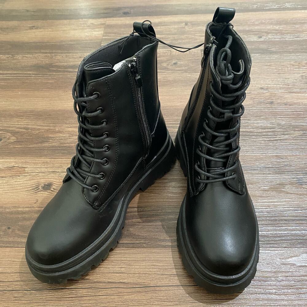 Charlotte Russe sz 7 black lace up platform‎ ankle boots NWT
